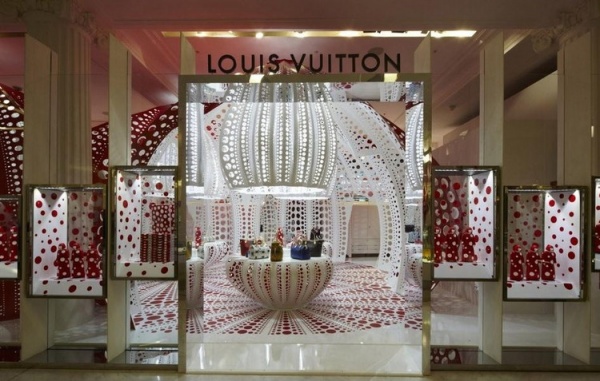 伦敦Louis Vuitton路易·威登草间弥生概念店
