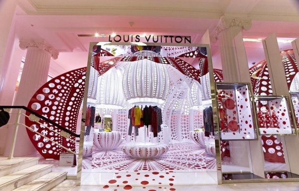 伦敦Louis Vuitton路易·威登草间弥生概念店