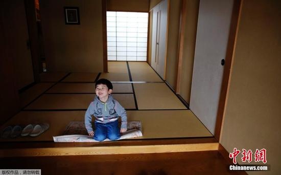 为避免核辐射，日本儿童过着悲惨的家居生活