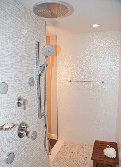 宽敞隐藏式淋浴空间 卫浴空间案例导购