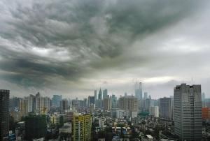 广州今晨下冰雹雨 部分房屋被砸烂（图）