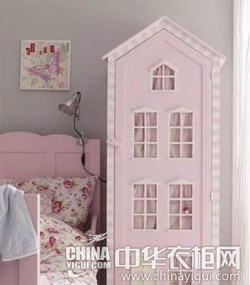 粉色房屋模型衣柜