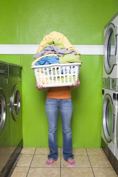 西班牙大学禁止男生洗衣服 必须找女性代洗