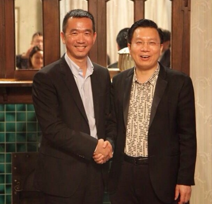 美乐乐CEO高扬（左）与红星美凯龙董事长车建新（右）