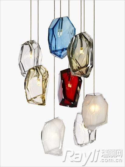 Arik Levy设计的Crystal Rock吊灯