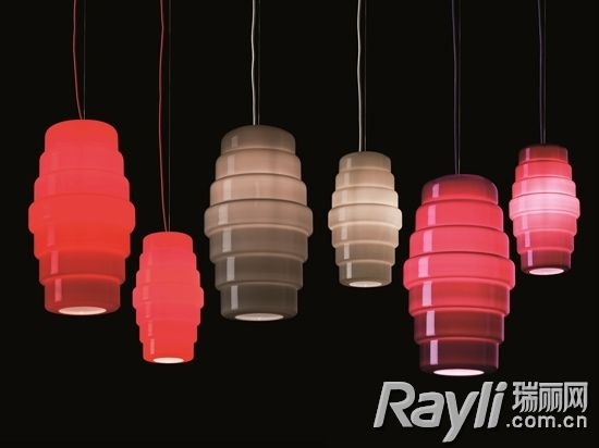 设计师Doriana和Massimiliano Fuksas设计的佐伊（Zoe）灯笼造型灯具