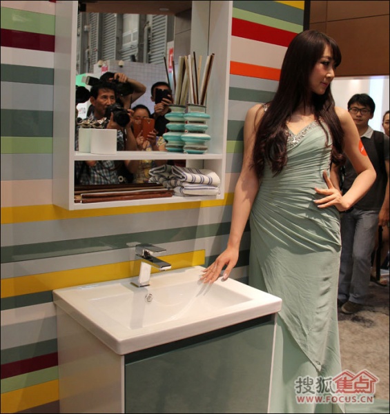 2014上海国际厨卫展阿波罗卫浴炫彩系列