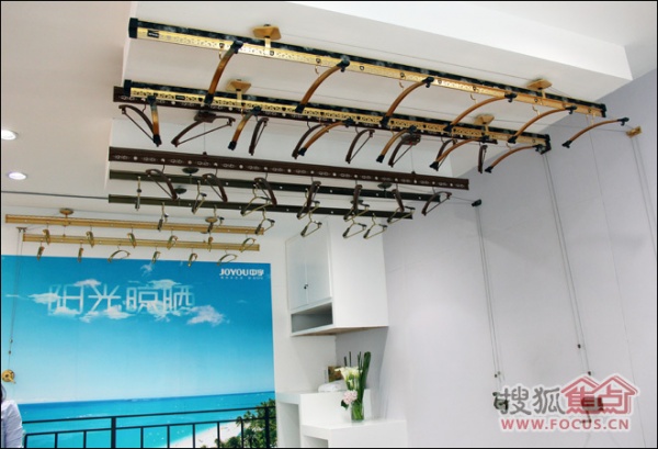 2014上海国际厨卫展中宇卫浴展馆晾衣杆展示区