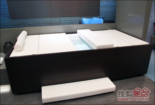 2014上海国际厨卫展Duravit展馆Sundeck浴缸2370*127cm