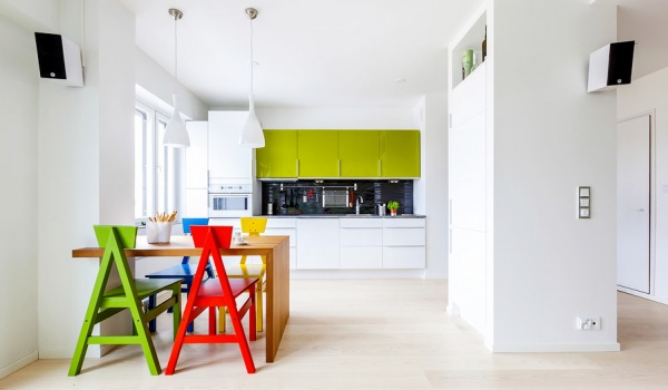 色彩缤纷彩绘故事风一居室 活泼丰富的家居空间