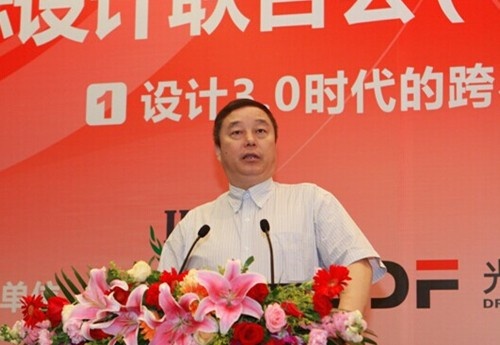 上海同捷科技股份有限公司董事长雷雨成