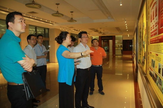 团省委副书记一行及领100企业家到访新明珠