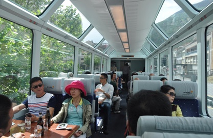 “冰川快车”是世界上最受欢迎的全景观列车