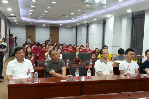 中国政法大学邀龙发董事长王显分享创业管理经验