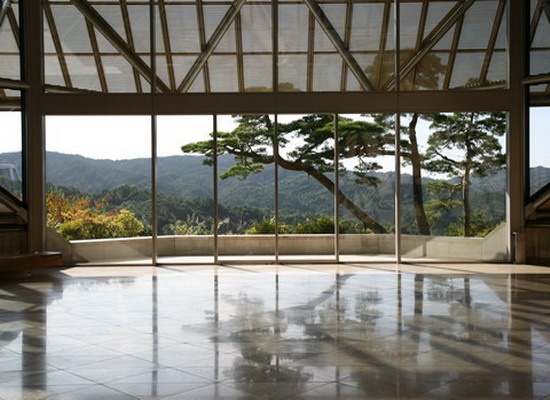 自然与建筑的完美融合 日本美秀美术馆