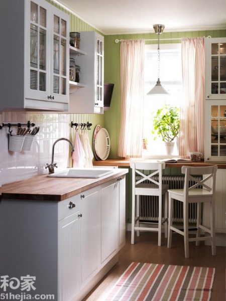 木色家居 铺设厨房木地板你考虑过吗？