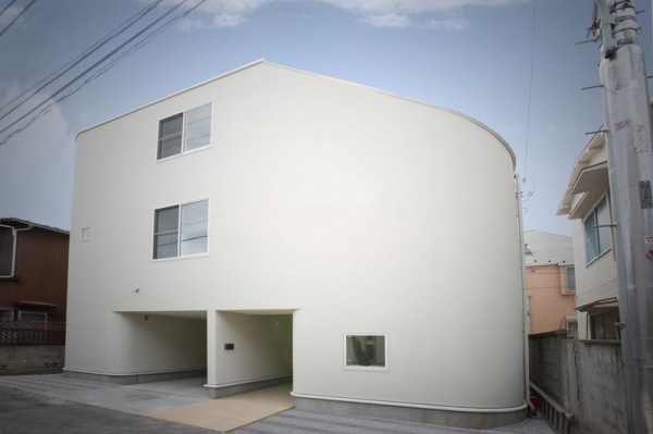 日本工作室Level Architects游乐场般滑梯住宅