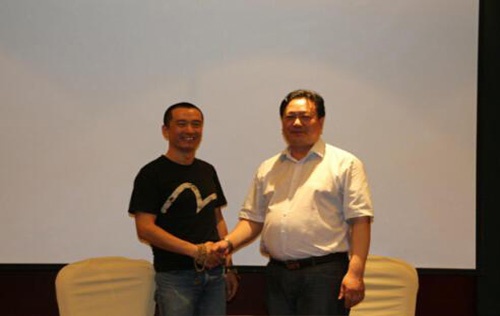  森罗万象总经理赵辉先生（左）  大方国际总经理陈继东先生（右）