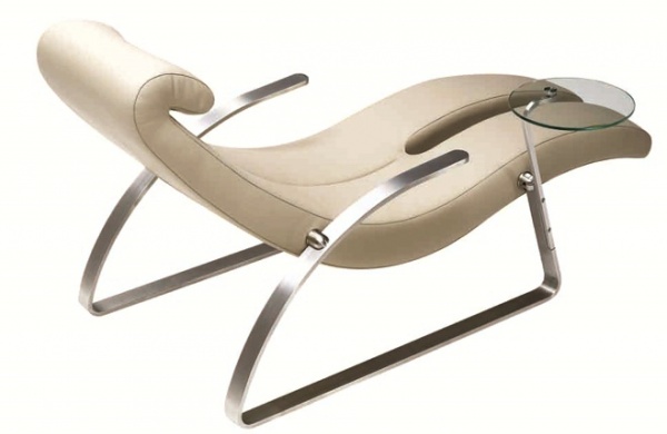 吴作光设计《来自星星的你》的椅子