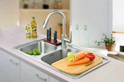 厨房的水槽要选择不锈钢材质