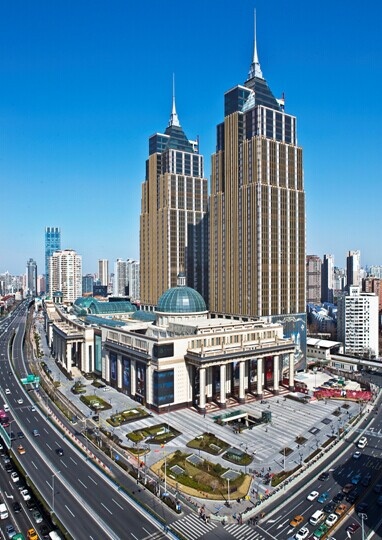 图为上海环球港实景图