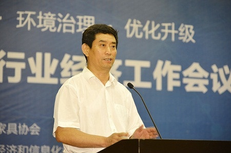 中国家具协会理事长朱长岭