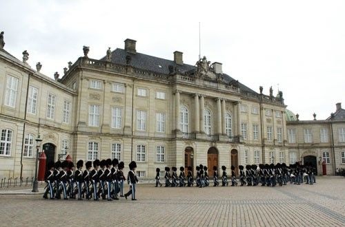 丹麦皇宫卫兵交接仪式