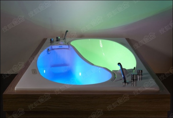 情侣双人浴缸灯光效果(蓝+绿)