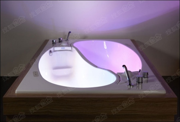 情侣双人浴缸灯光效果(白+紫)