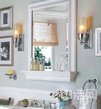 颜色搭配要和谐 安装浴室镜有技巧