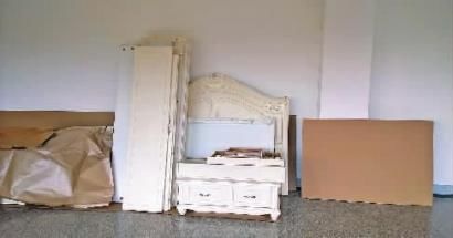 4万元买“实木家具”晾一年仍有味 原来是合成板材