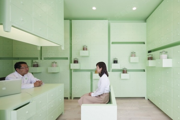 日本人把诊所设计成治愈系咖啡厅 也蛮拼的