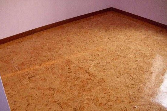 地板金字塔尖对决 实木地板VS软木地板