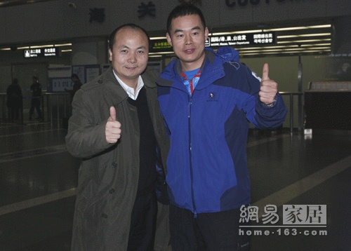 李兵林（左）与华耐总裁贾峰（右）合影