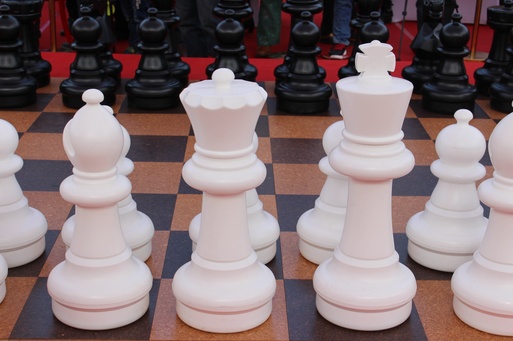 软木密语系列地板制作的国际象棋大棋盘