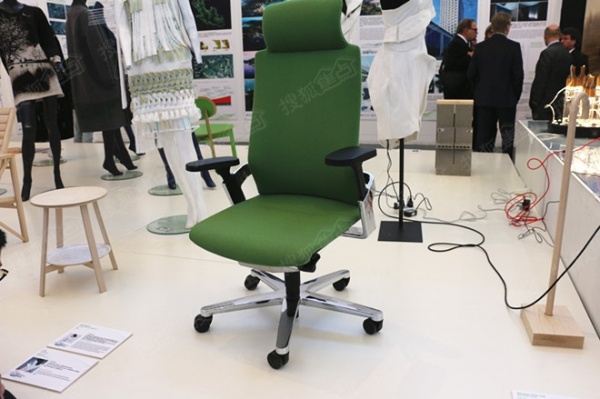 ON系列办公椅由德国Wilkhahn公司生产