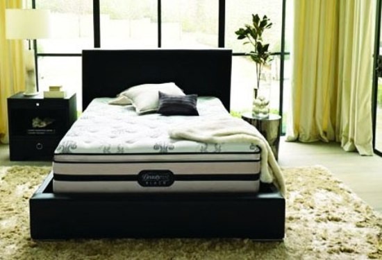 黑色与米色的结合 能将简约卧室的特性发挥到极致