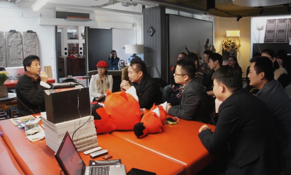 广州、江西的设计师们共聚一堂，认真聆听崔华峰老师的分享