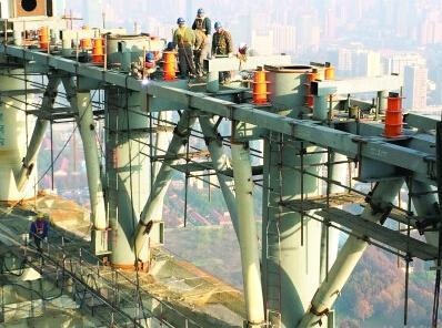 武汉中心将现“空中宫殿” 市民可在300米高空望四桥