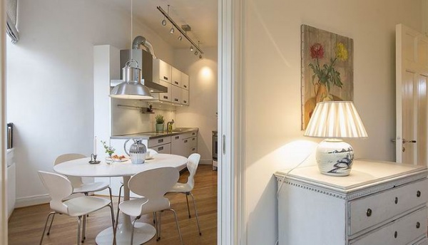 瑞典83平米拥有惬意书墙的公寓