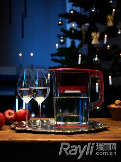厨电献礼圣诞节：伊莱克斯AquaSense滤水壶