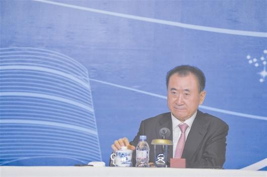 王健林接受媒体采访:文化产业需要大投资加大科技