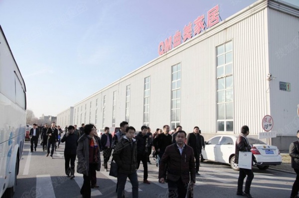 北京家具行业协会组织参观曲美顺义工厂的水性漆改造