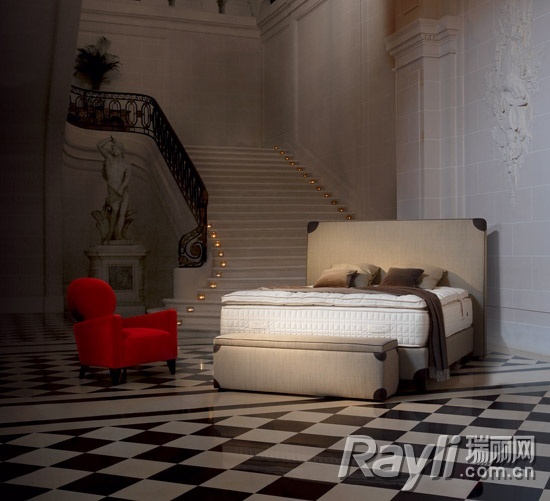 法国国宝级床垫品牌Treca Interiors Paris瑞卡百利，完美诠释法国浪漫奢侈的睡眠艺术，被称为“创造睡眠艺术的专家”。