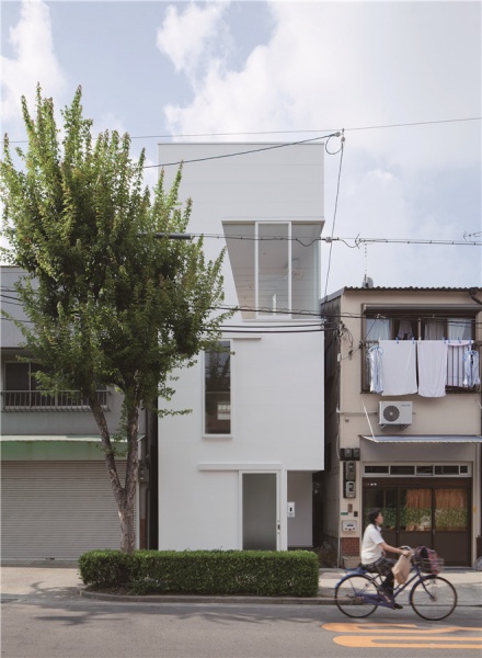 House in Tamatsu by Ido