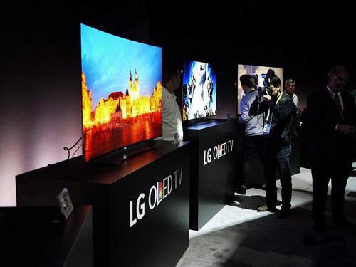 LG 77英寸柔性4K OLED电视