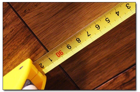 安信非洲花梨美式古典系列实木地板长度测量：906mm