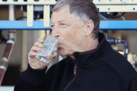 比尔盖茨喝粪便提取纯净水大赞味道很不错