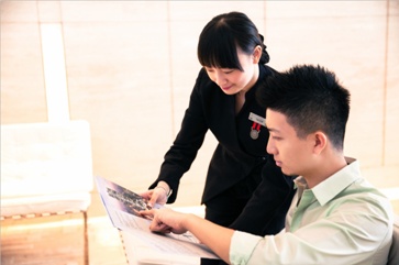 九龙仓中国置业锐意打造国际化品质写字楼，为租户提供世界级水准的优质物业服务