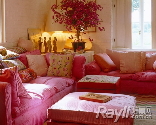 粉红色“多肉”沙发组合让起居室更有新鲜感和暖感